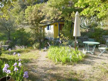 Location de vacances pour 2 personnes, avec jardin et vue à Aubres