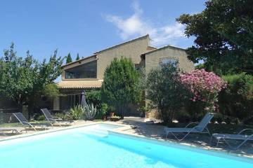 Villa pour 8 personnes, avec jardin à Avignon