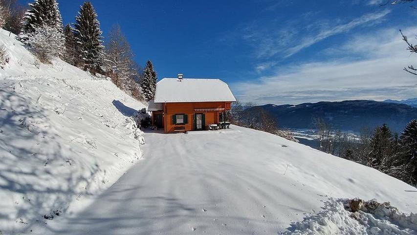 Chalet für 6 Personen, mit Balkon und Garten sowie Whirlpool am Ossiacher See