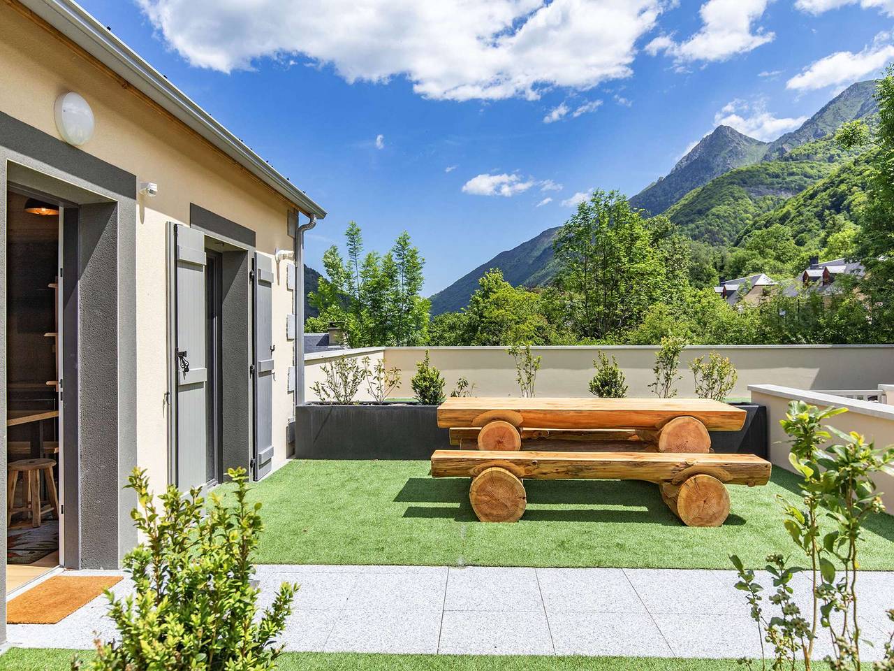 Apartamento entero, Lodge nuevo con gran terraza y equipamiento de alta gama in Cauterets, Parque nacional de los Pirineos