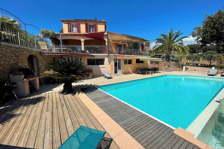 Villa pour 10 personnes, avec terrasse et jardin à Saint-Cyr-sur-Mer