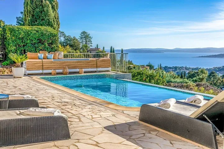 Villa for 6 people, with balcony and garden as well as hot tub - 1