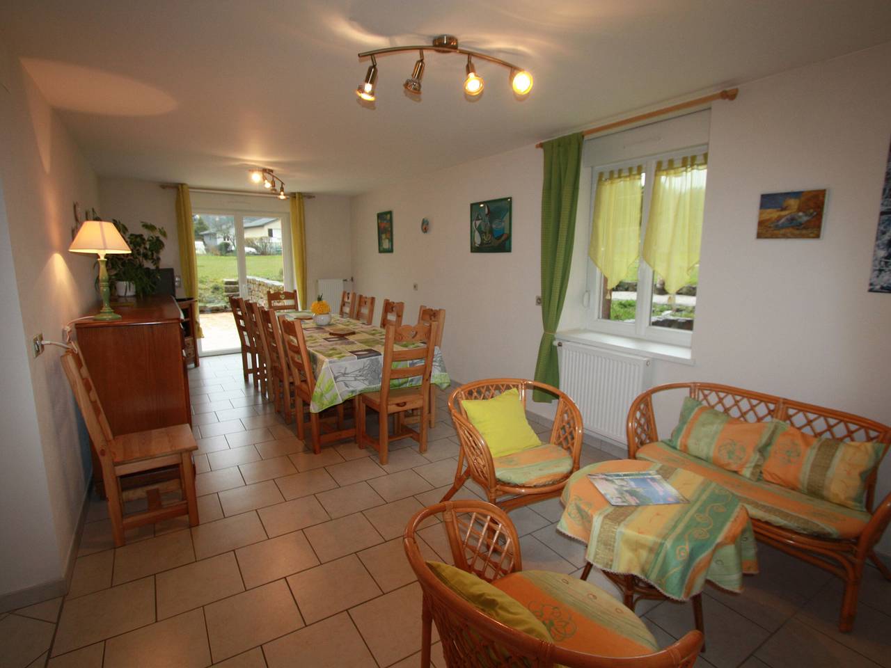 Gîte spacieux avec grande terrasse, proche de Gérardmer - Idéal familles et groupes in Docelles, Région d'Épinal