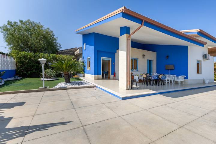 Casa vacanza per 8 persone, con Giardino a Santa Maria del Focallo