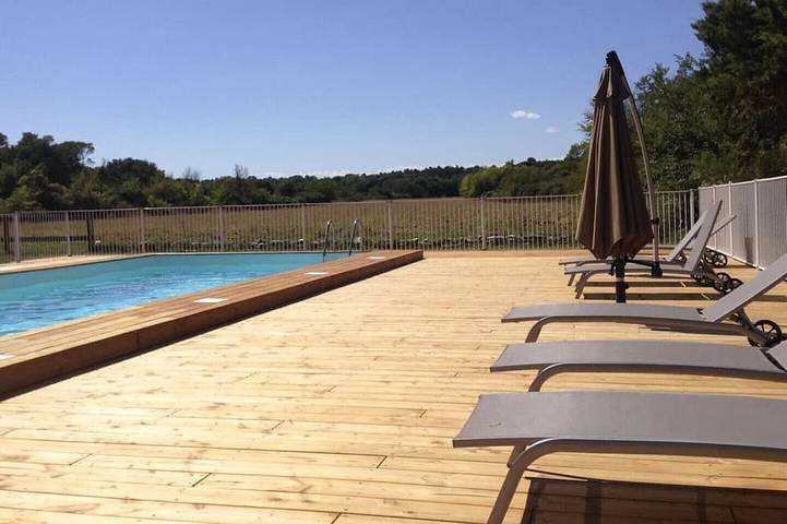 Location de vacances pour 2 personnes, avec terrasse ainsi que jardin et piscine, animaux acceptés à Sainte-Anastasie - 4