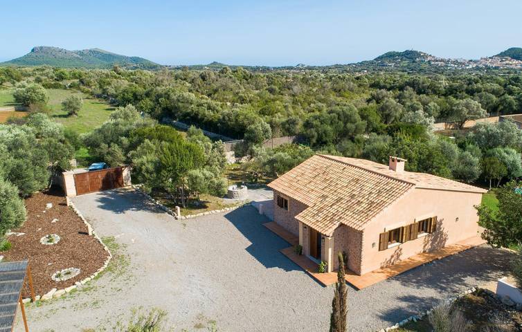 Moderner Rückzugsort mit Pool, Terrasse und Grill - Capdepera 2km in Capdepera, Mallorca Osten