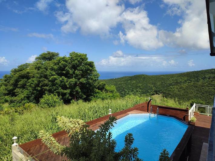 Appartement de vacances pour 8 personnes, avec vue ainsi que jardin et piscine, adapté aux familles