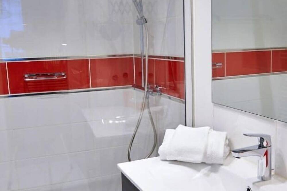 Geheel appartement, Studio Retro Design-Studio-Designer-Ensuite with Shower in Épernay, Marne
