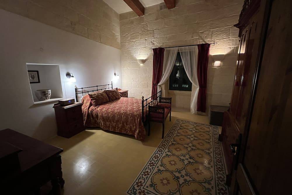 Dar Ta Nina Superbe villa familiale de luxe de 5 chambres. Climatisation de la piscine et Wifi in Xaghra, Gozo