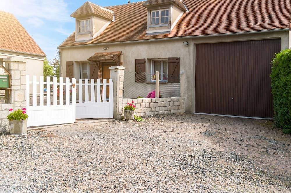 Homerez - Maison Saint-Père, cheminée in Saint-Père (Nièvre), Vallée de la Loire