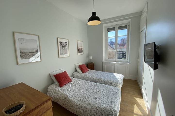 Appartement entier, Le Téléphérique / 6pers / 300mGare / Climatisation in Grenoble, Isère
