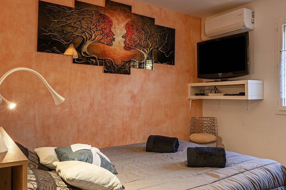 Gîte « Maguy Les Oliviers »: Vista a la montaña, Wi-Fi y aire acondicionado in Couiza, Parque Natural Regional Corbières-Fenouillèdes