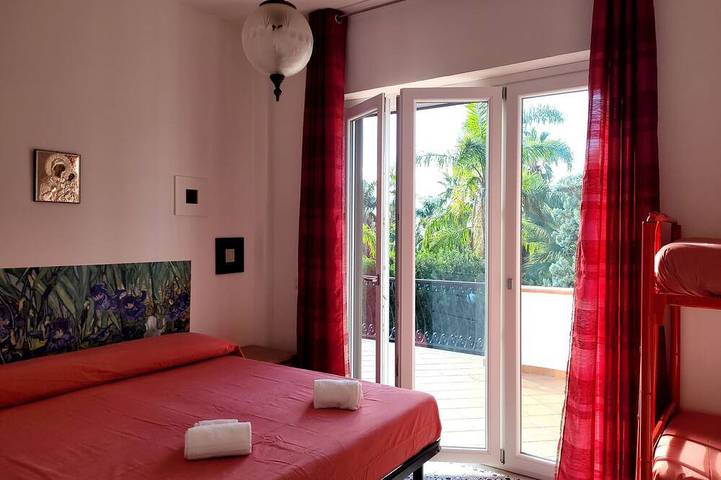 Villa per 9 persone, con balcone e giardino a Santa Maria di Castellabate