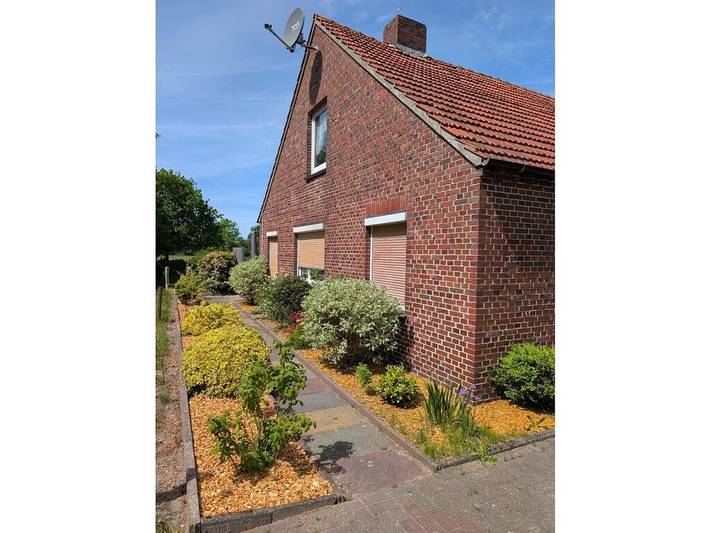 Ferienhaus für 4 Personen, mit Terrasse und Garten in Dunum - 3
