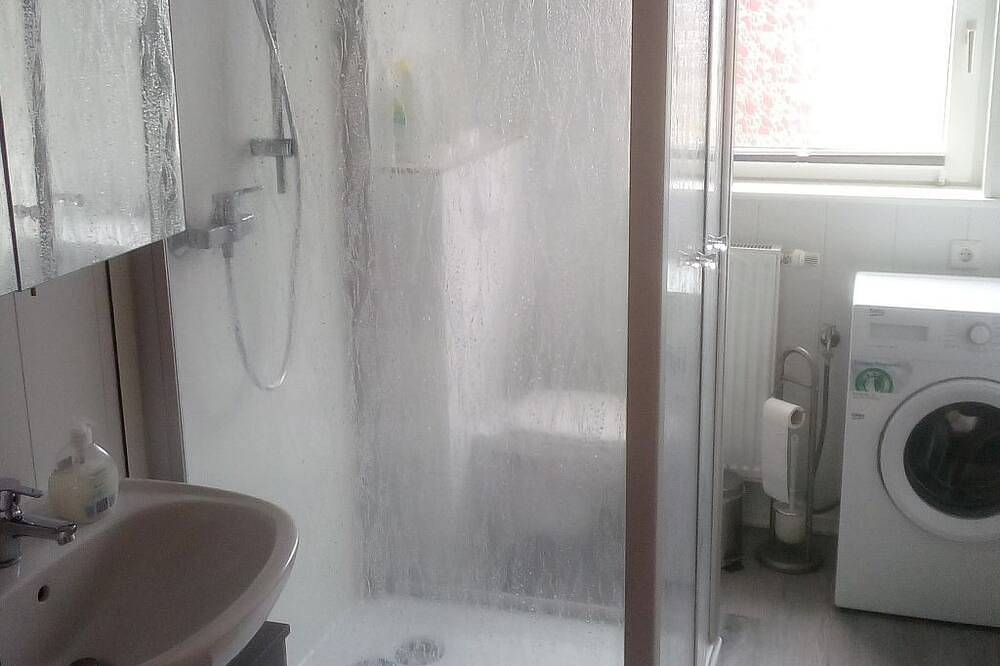 Ganze Wohnung, Kleine Ferienwohnung in ruhiger Lage in Westoverledingen, Nordseeküste