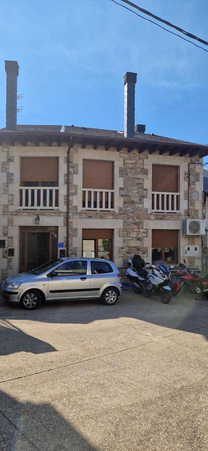 Casa de vacaciones para 6 personas, con balcón y vistas, Se admiten mascotas en Sanabria (Zamora)