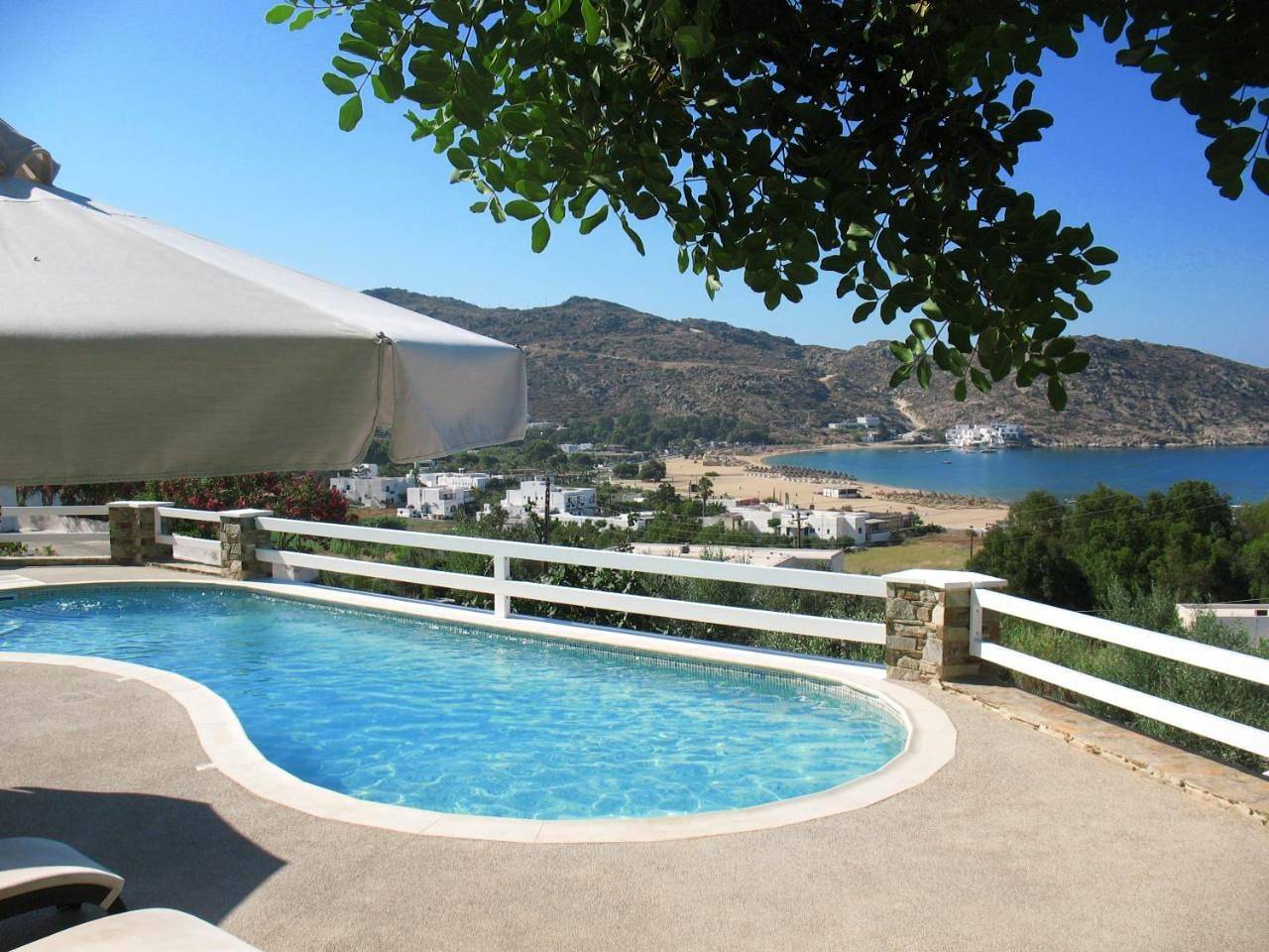 Manthos Place in Mylopotas, Íos