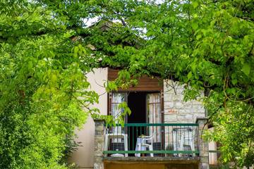Gîte pour 6 personnes, avec terrasse et piscine à La Canourgue