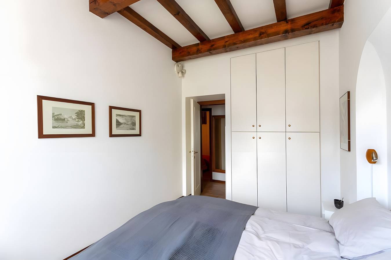 Entire apartment, Apartment 'Appartamento Vista Lago' with Lake View, Shared Terrace and Wi-Fi in Cannobio, Comune di Cannobio