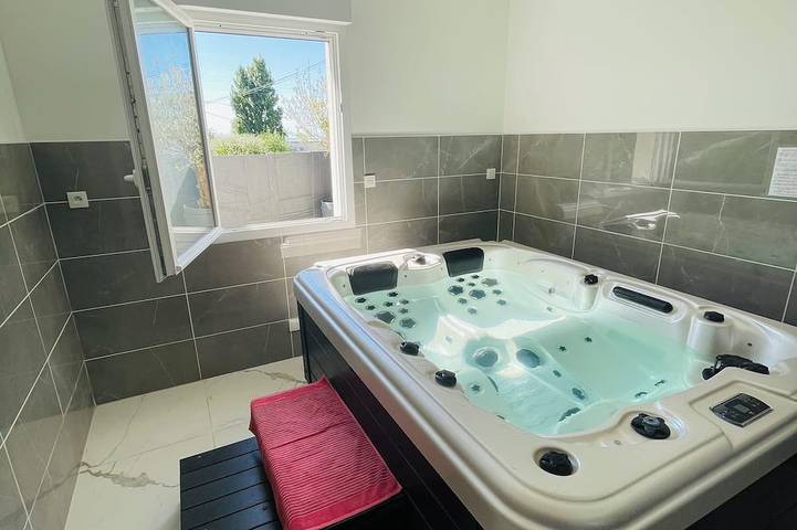 Maison de vacances pour 4 personnes, avec jacuzzi à Blainville-sur-Mer