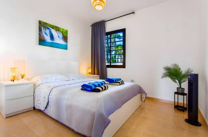Geheel appartement, Coral Bliss Appartement met Gedeeld Zwembad, Privéterras en Wi-Fi in Corralejo, La Oliva