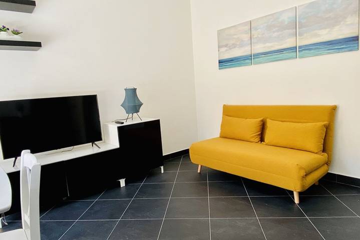 Ganze Wohnung, Ferienwohnung für 2 Personen mit Balkon/Terrasse in Lido Scaramella beach, Salerno