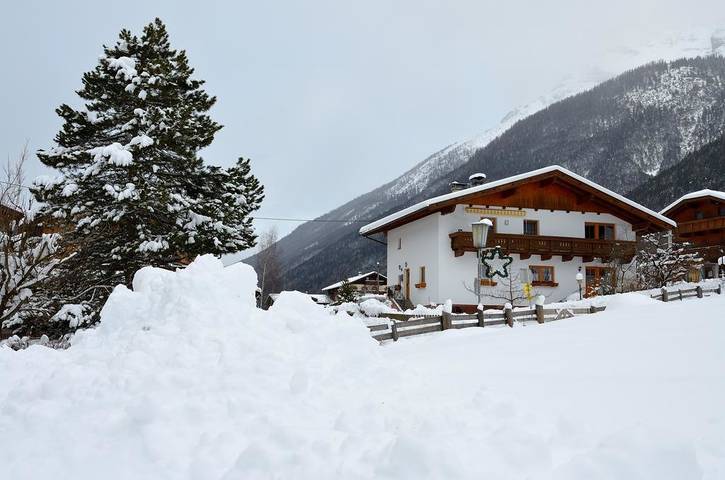 Ferienwohnung für 5 Personen, mit Terrasse und Garten im Stubaital - 2