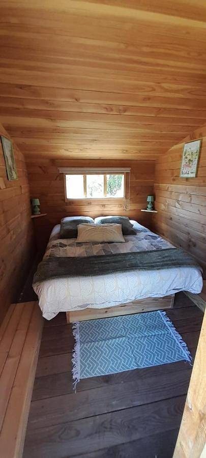 Tente pour 2 personnes, avec Jardin et Sauna dans Yonne