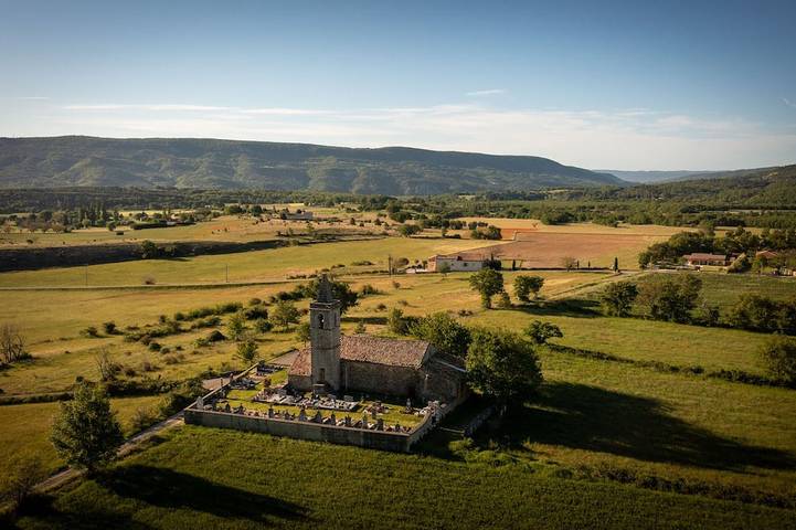 Location de vacances pour 8 personnes, avec piscine à Ongles