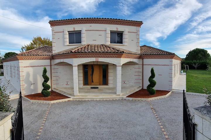 Villa for 12 people, with pool - 1