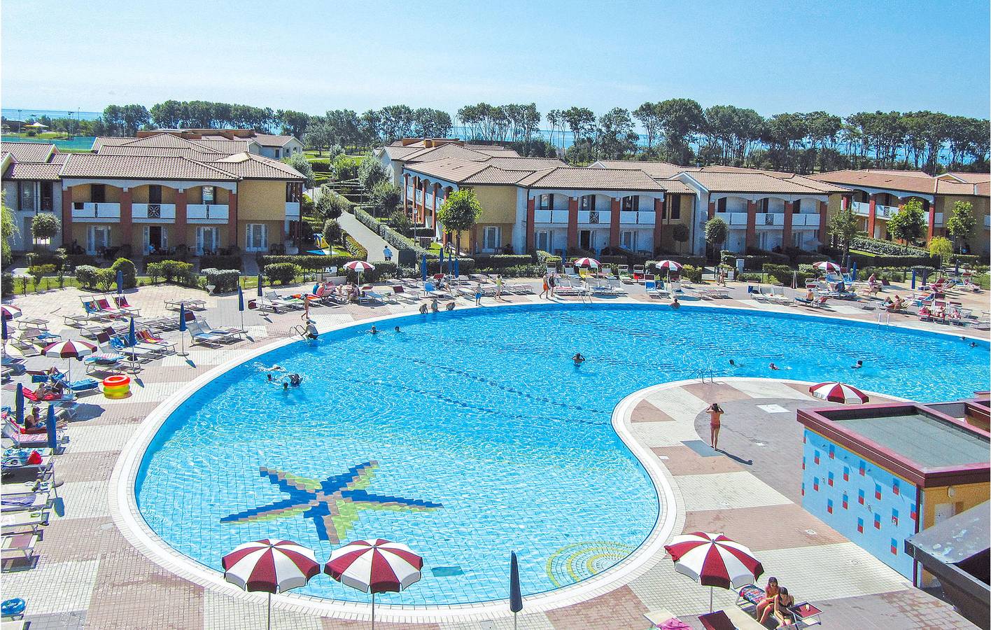 Appartamento intero, Appartamento con terrazza a bordo piscina - 1,5 km dalla spiaggia in Porto Santa Margherita, Caorle