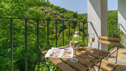 Chalet para 8 personas, con balcón/terraza y jacuzzi en Valle del Genal