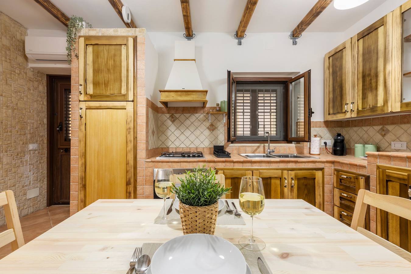 Appartement entier, Appartement « Aurora sur la Mer » avec Wi-Fi et climatisation in Palerme, Province de Palerme
