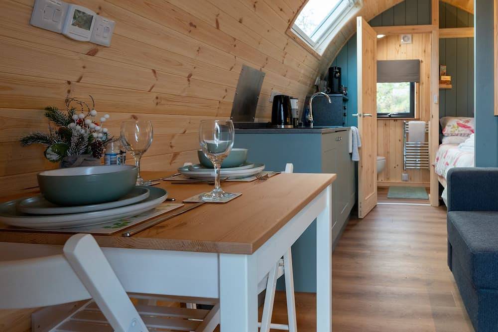 Luxury Glamping Pod with underfloor heating, on a working farm (Dog-friendly) in Lake District
