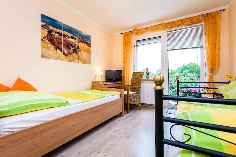 Ganze Wohnung, Messenähe - Schöne, helle 3-Zimmerwohnung, 70 m² in Mülheim Köln, St. Clemens und Mauritius
