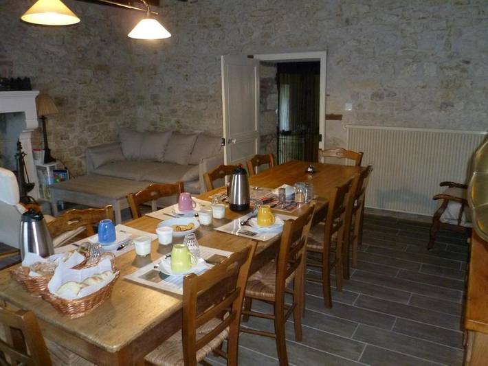 Location de vacances pour 4 personnes, avec terrasse et piscine ainsi que jardin et vue à La Caillère-Saint-Hilaire - 4