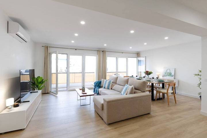 Apartamento entero, Apartamento de vacaciones para 8 personas in Alacant, Alicante