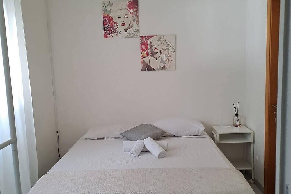 Bed and Breakfast 'Baby Park - Uno' con Giardino in Comune, Wi-Fi e Aria Condizionata in Conversano, Provincia di Bari