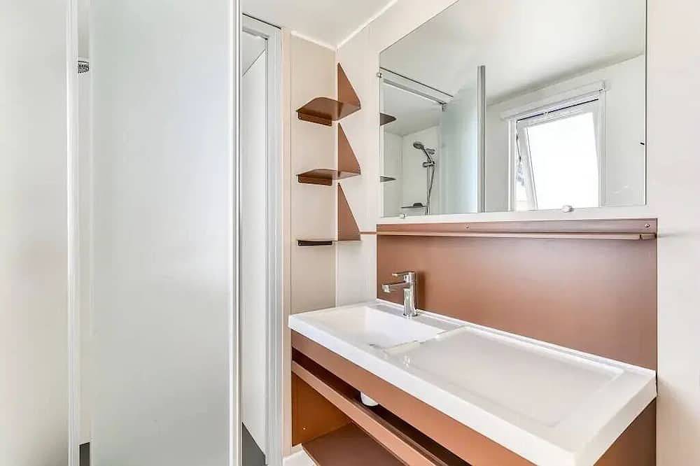 Mobil-home | Premium | 3 Ch. | 6 pers. | Terrasse surélevée | A/C | Tv in Carry-le-Rouet, Côte méditerranéenne (France)