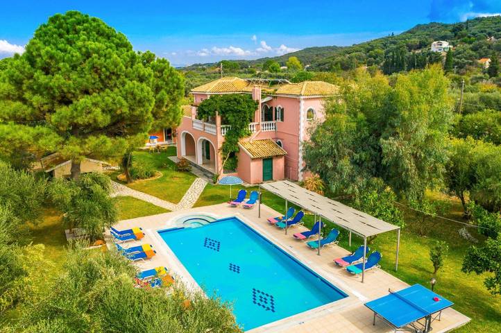 Διαμερίσματα διακοπών για 16 άτομα, με κήπο στην Παραλία Αλμυρού