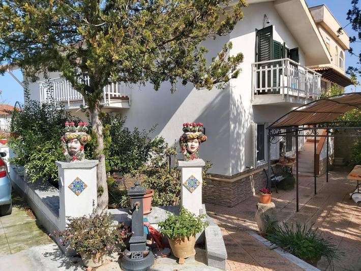 Casa vacanza per 4 persone, con giardino e panorama a Monreale