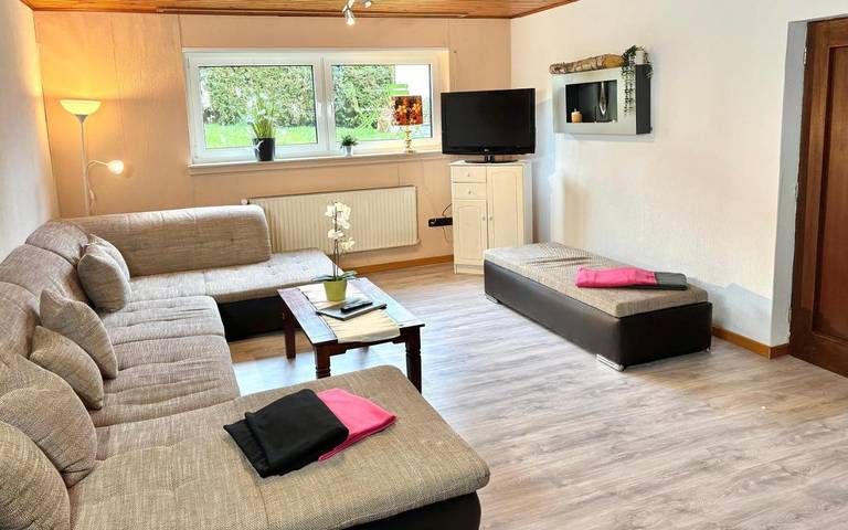 Ferienwohnung für 7 Personen, mit Terrasse und Garten sowie Sauna in Lichtenfels - 3
