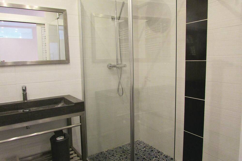 Entire apartment, 2 bedroom awesome apartment in Algajola in Aregno, Calvi region