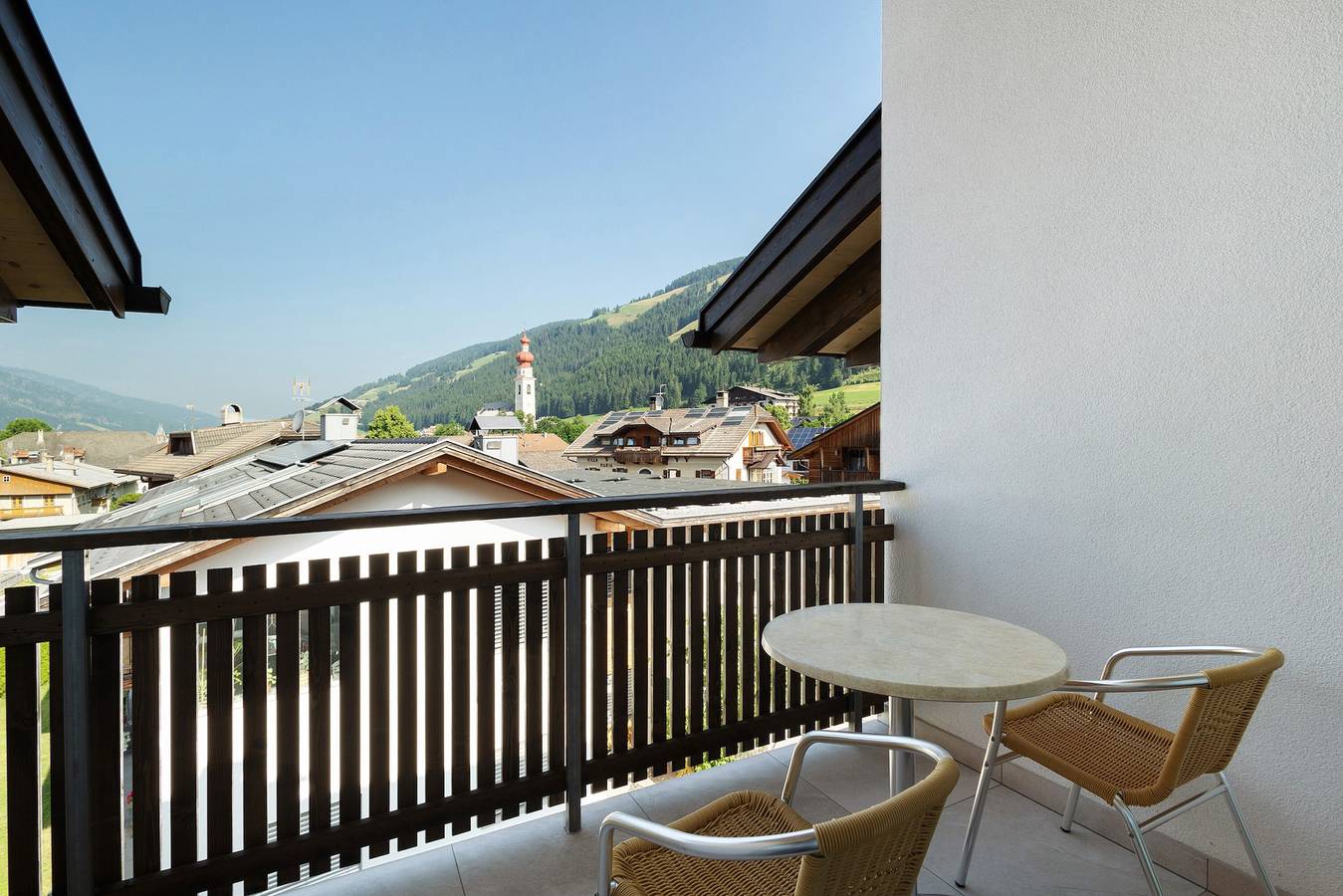 Room 'Bergnest' with Mountain View, Private Terrace and Wi-Fi in Villabassa, Niederdorf