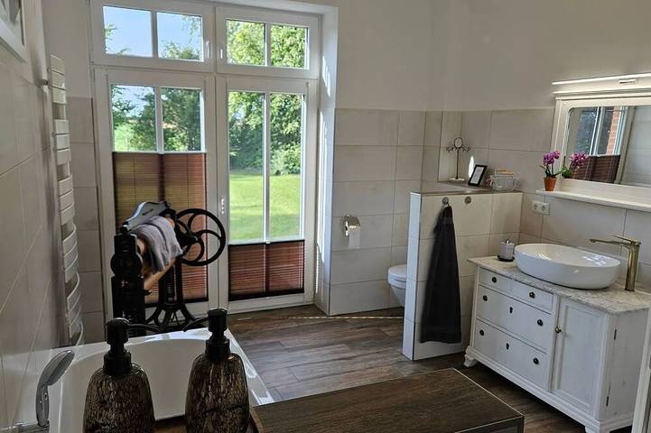 Ganze Wohnung, Herrenhaus Wohnung - Herrenhaus Darbein in Dargun, Mecklenburgische Seenplatte