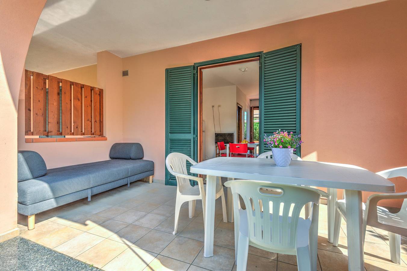 Apartamento entero, Apartamento 'Il Sarago' con terraza privada y aire acondicionado in Marina di Campo, Campo nell'Elba