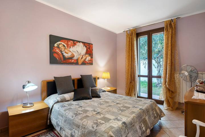 Holiday Home 'La Casa di Monica' with Private Garden and Wi-Fi in Pescia, Pistoia Province