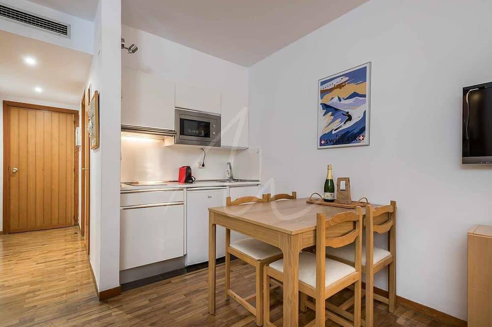 Entire apartment, Bonaigua 006 by Seamount Rentals in Baqueira, Naut Aran