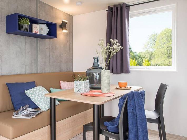 Camping Paradis d'Arvor - Mobilheim 4 personen - 2 Schlafzimmer mit Terrasse in Ambon, Côte des Mégalithes