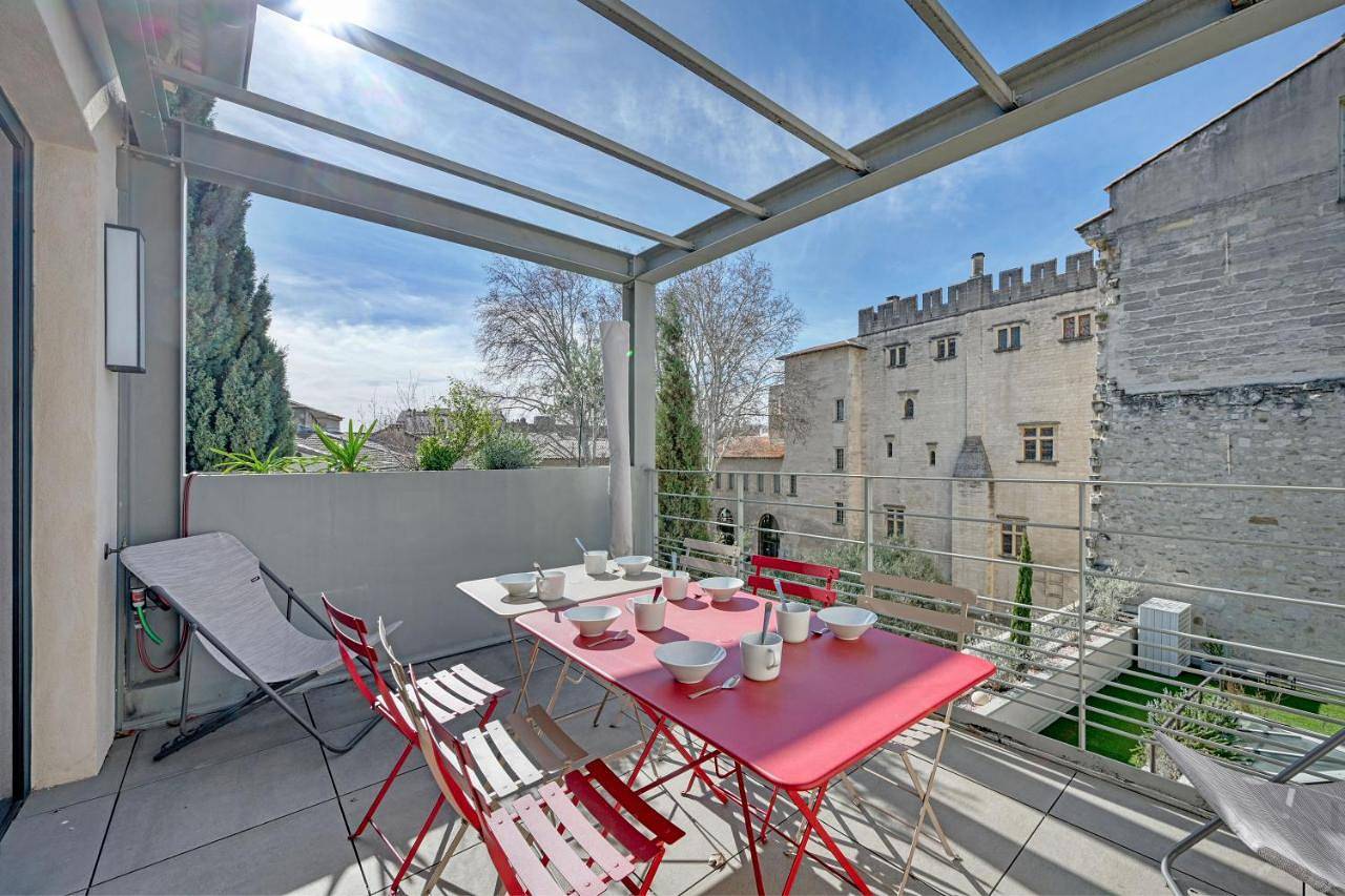 Appartement entier, Apartment with Terrace in Avignon, Vaucluse